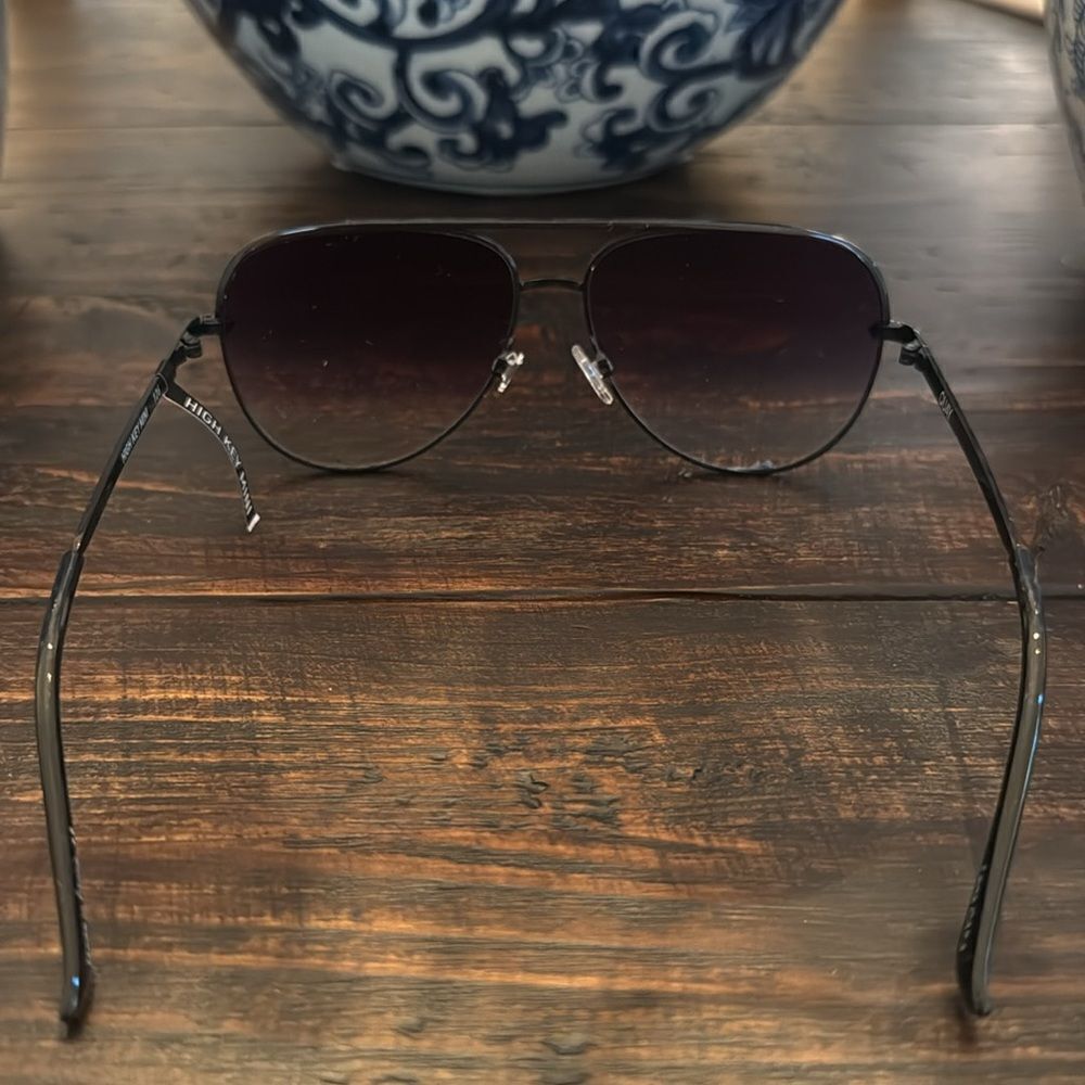 Quay High Key Mini sunglasses⭐️ - Picture 6 of 7